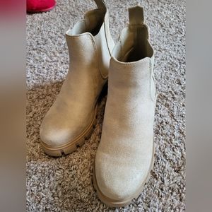 Chelsea Boots